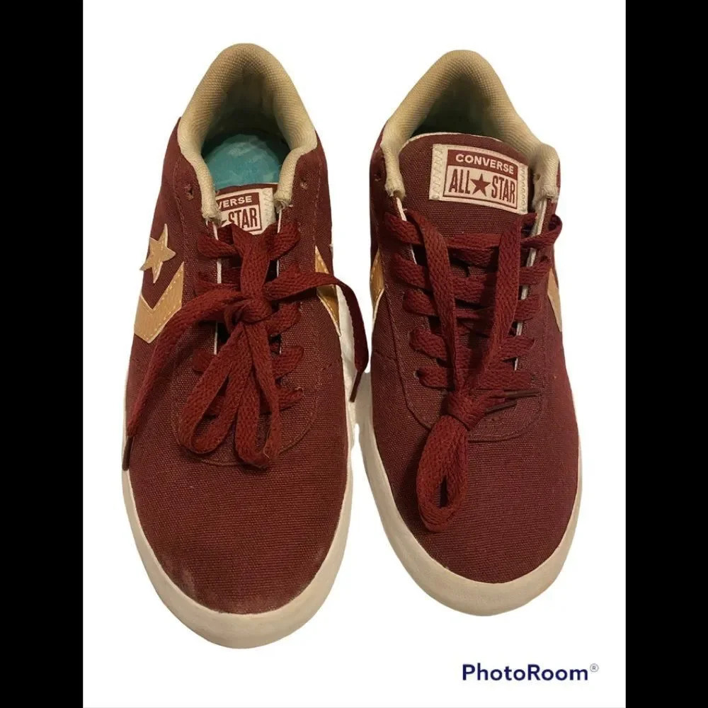 Rare Women’s Converse Star Player Maroon and Gold Canvas Sneakers Sz 7